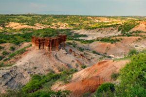 olduvai-gorge-tanzania-whileinafrica